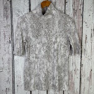 Ann Taylor Medium Mock/Turtleneck Blouse Shirt Gray Snakeskin Print Half Sleeve‎